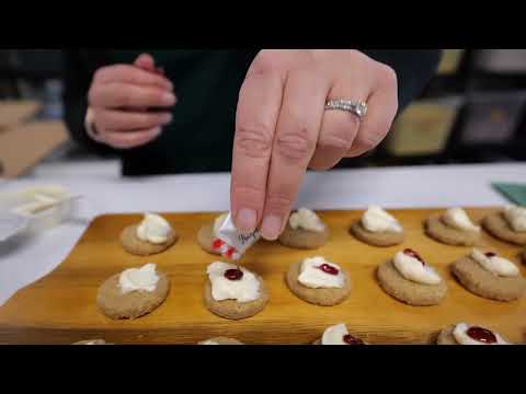 Load and play video in Gallery viewer, A video that shows someone making the Red Wine & Rosemary kit on a tray.